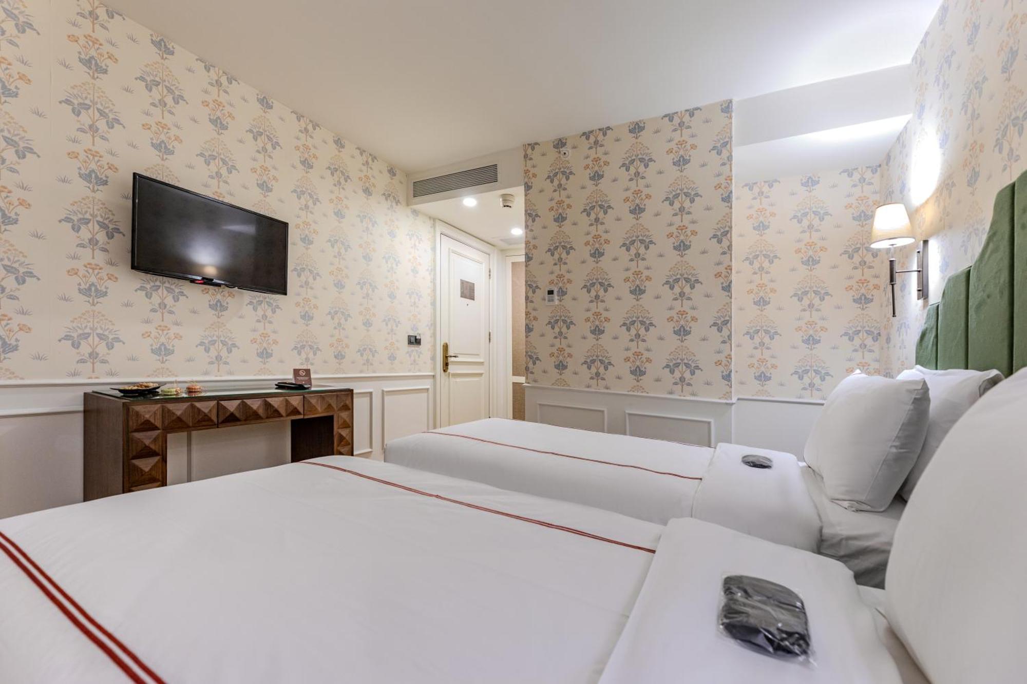 Khai Hotel Karakoey Istanbul Bagian luar foto
